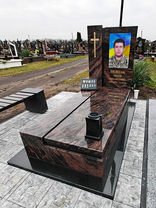 Пам'ятник 3